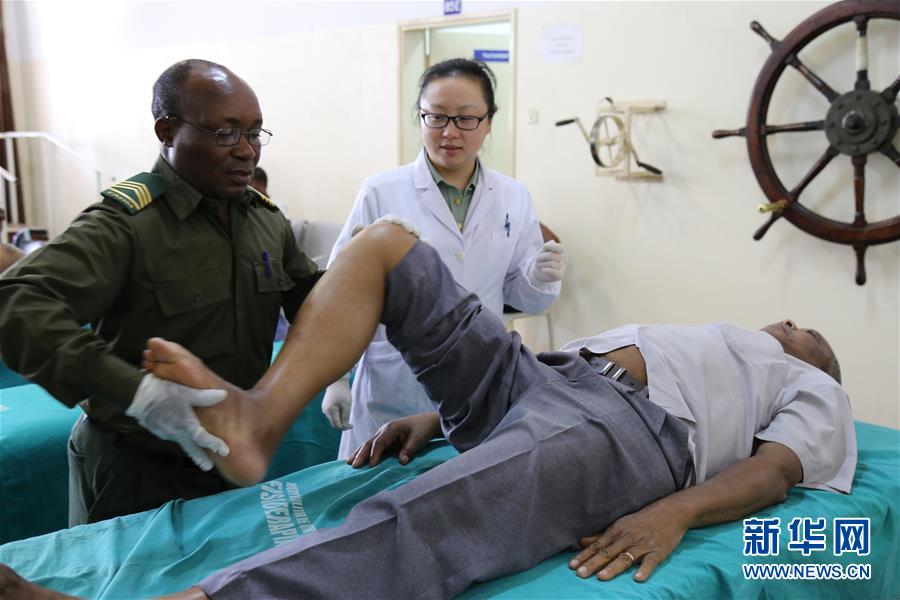 （国际）（2）中国人民解放军首批援助莫桑比克医疗专家在当地军事医院开展诊疗服务