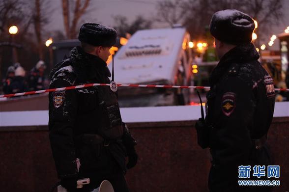 （國際）（7）莫斯科一公交車衝入地下通道致5人死亡