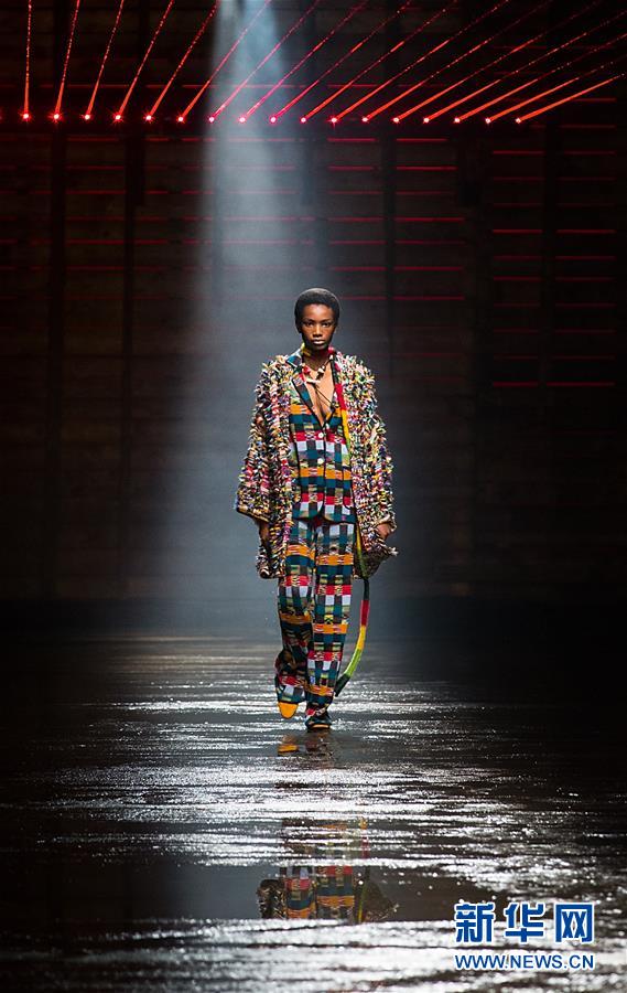 （国际）（2）米兰时装周：Missoni品牌发布秋冬男女装新品