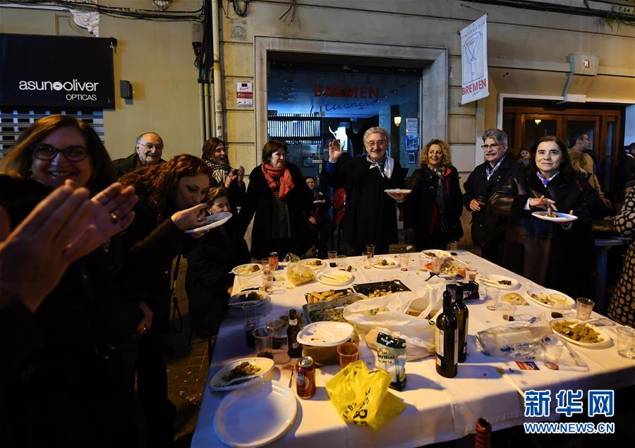 （国际·图文互动）（2）西班牙：海鲜饭飘香巴伦西亚狂欢夜