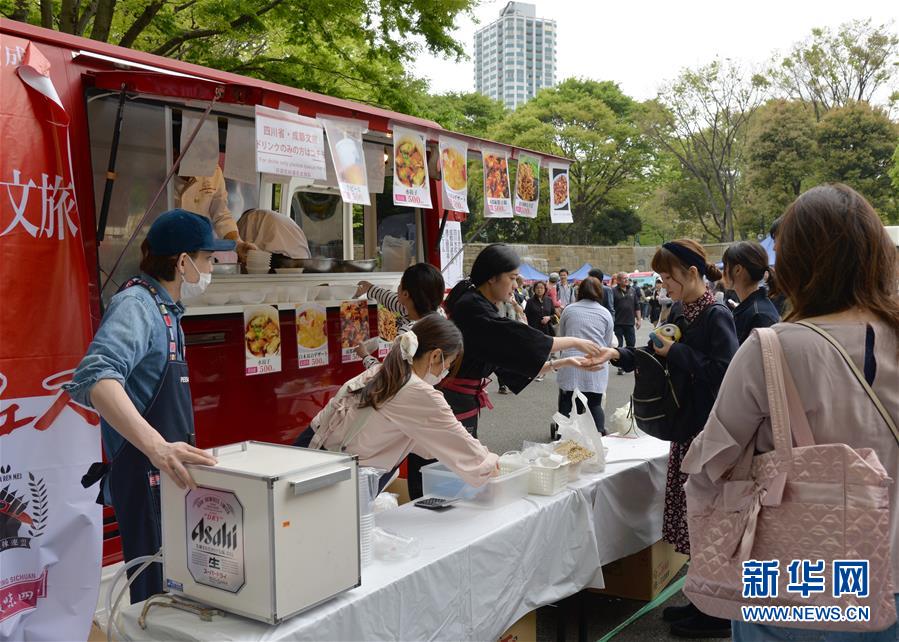 (国际·图文互动)(1)“麻辣革命”让日本人品味舌尖上的四川