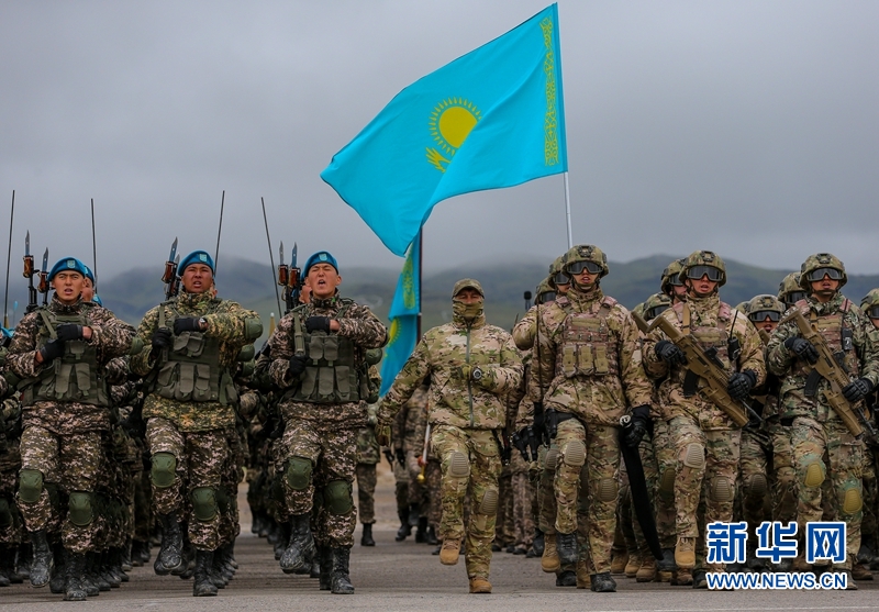 哈萨克斯坦武装力量为盛大阅兵式进行彩排