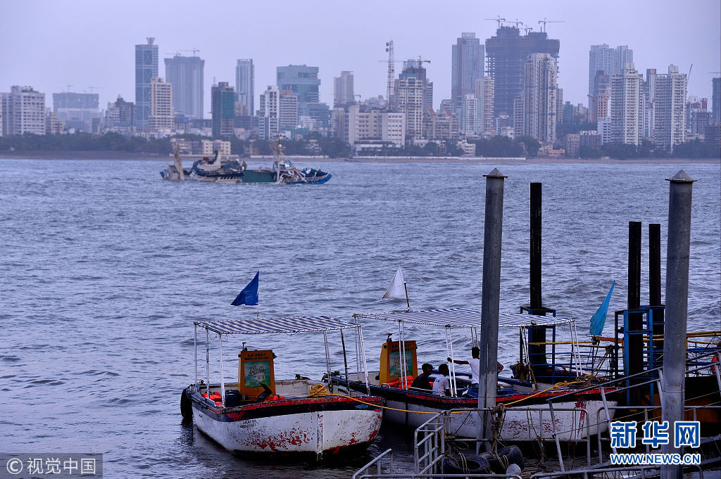 印度孟买一艘水上餐厅沉没 未造成人员伤亡