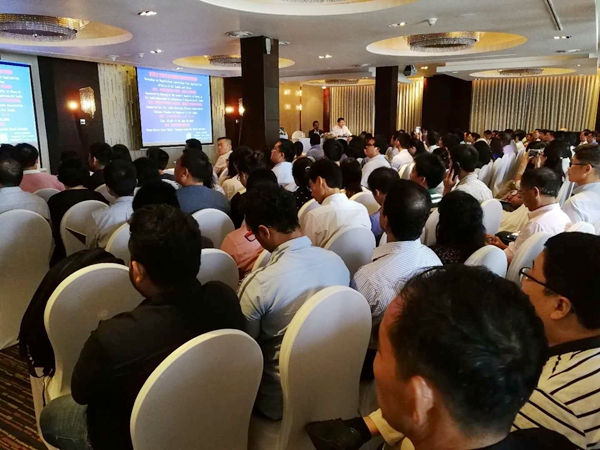 中国驻斯里兰卡大使馆与斯里兰卡移民局联合举