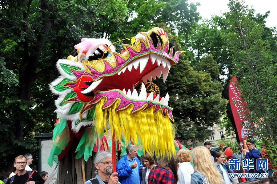（XHDW）（2）中国龙亮相波兰“游龙节”