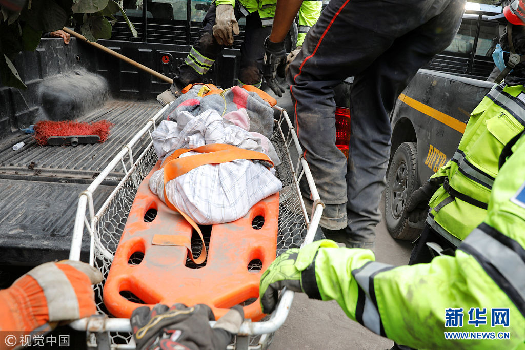 危地马拉火山喷发形成火山泥石流 已致75人死