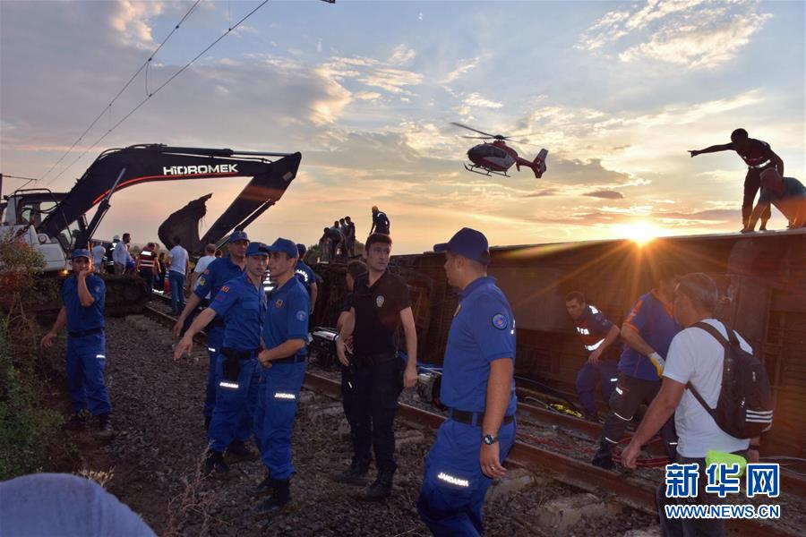 （国际）（3）土耳其火车出轨事故造成10人死亡