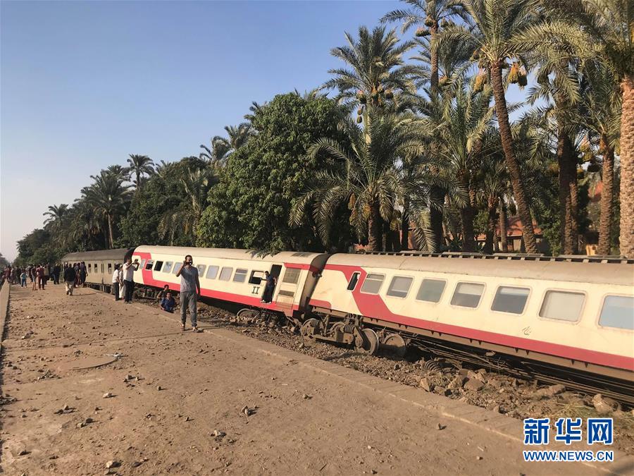 （国际）（4）埃及发生火车脱轨事故至少55人受伤