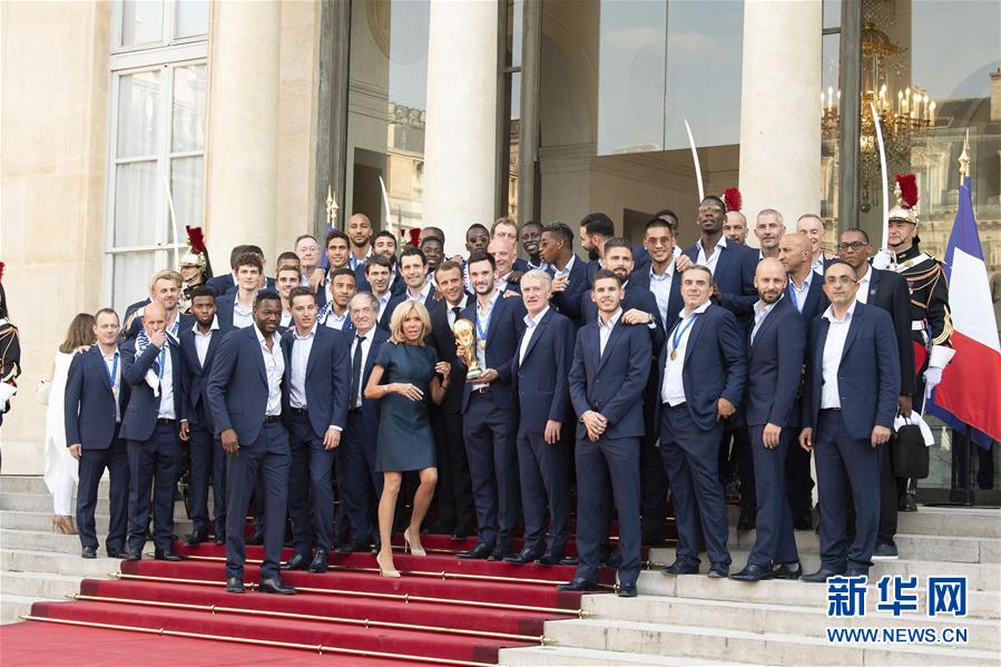 （世界杯）（2）足球——法國總統馬克龍迎接法國隊凱旋