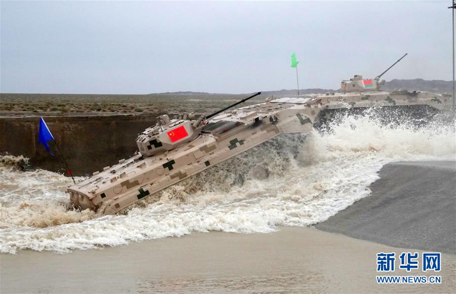 （军事）（7）&ldquo;国际军事比赛&mdash;&mdash;2018&rdquo;中国承办的&ldquo;苏沃洛夫突击&rdquo;步战车组比赛在库尔勒开赛