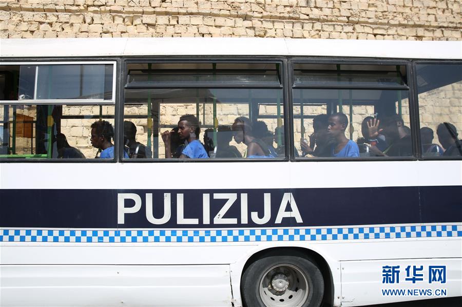 （国际）（6）民间救援船&ldquo;阿奎里厄斯&rdquo;号在马耳他靠岸