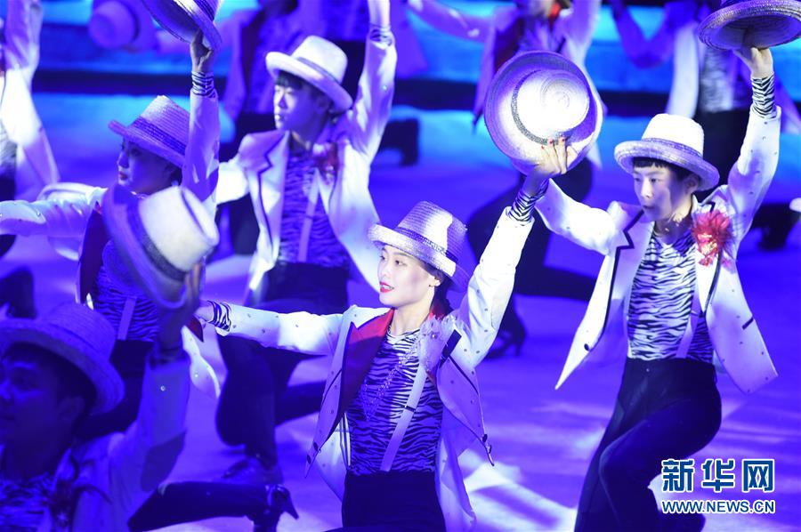 （国际）（2）中国杂技《炫&mdash;&mdash;集体草帽》俄罗斯摘银 