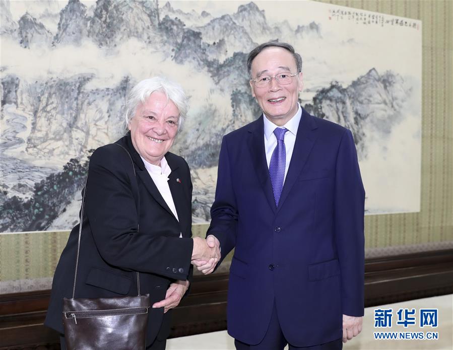 王岐山分别会见乌拉圭副总统托波兰斯基和智利