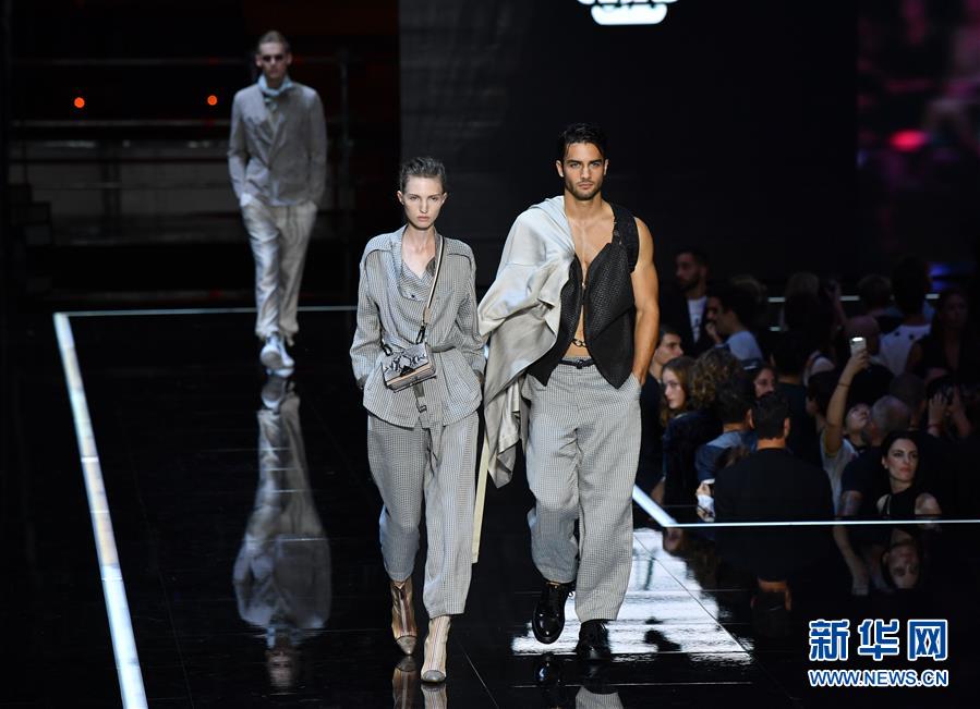 （国际）（3）米兰时装周：安普里奥&middot;阿玛尼发布2019春夏新品