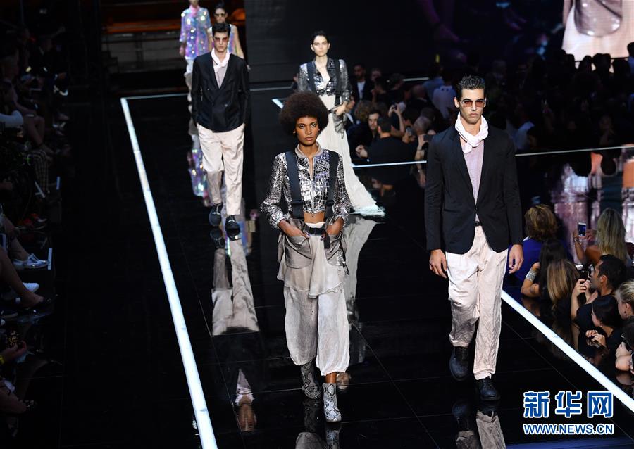 （国际）（5）米兰时装周：安普里奥&middot;阿玛尼发布2019春夏新品