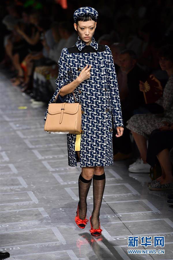 米兰时装周:普拉达发布2019春夏新品