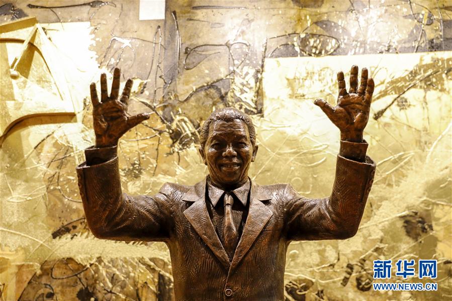 （國際）（1）聯合國總部迎來南非前總統曼德拉像
