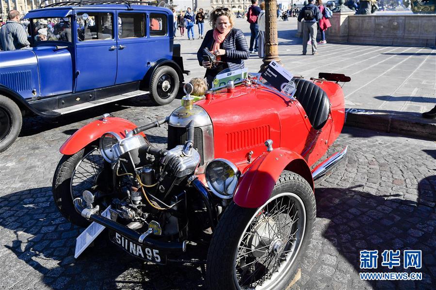 （国际）（3）老爷车齐聚为巴黎车展&ldquo;庆生&rdquo;