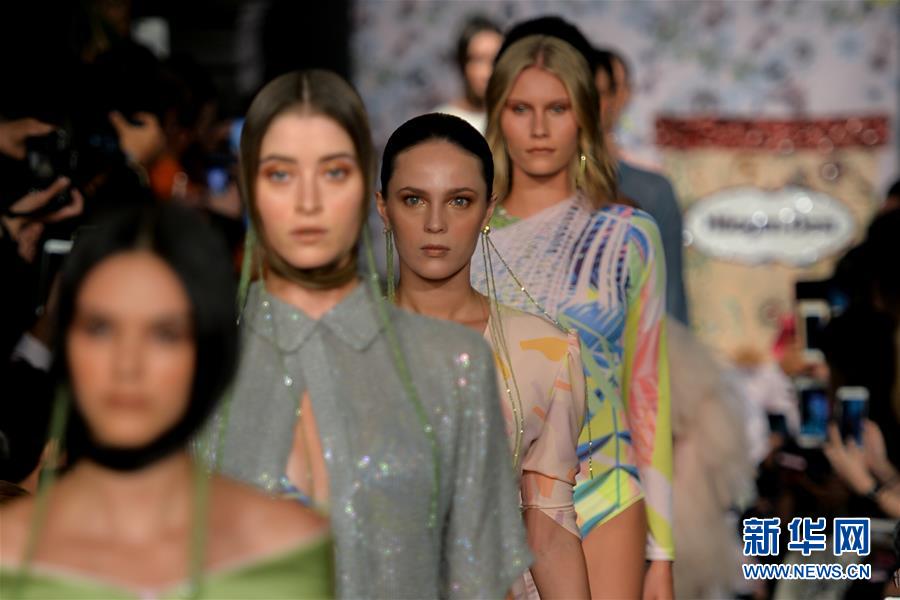 （国际）（1）亚历克西娅·乌利瓦里品牌亮相2019墨西哥城春夏时装周