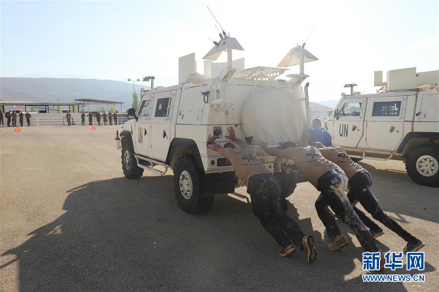 （国际）（2）中国官兵在联黎部队军事障碍挑战赛中获佳绩