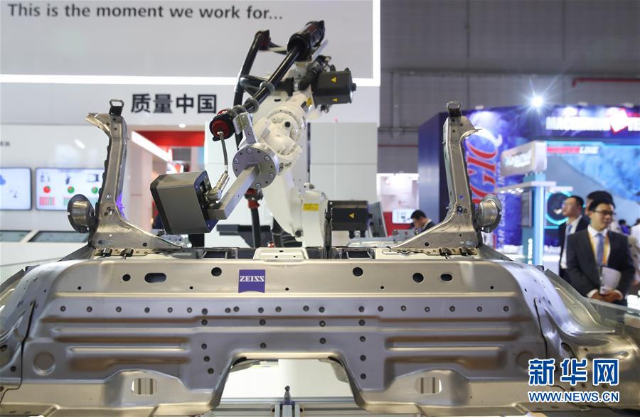 (聚焦进口博览会·图文互动)(2)人工智能,快跑——揭秘进博会上“+AI”的国际范儿