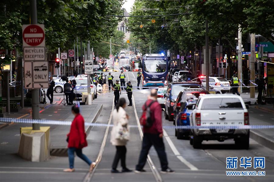 (国际)(6)澳大利亚墨尔本持刀伤人事件致一死两伤
