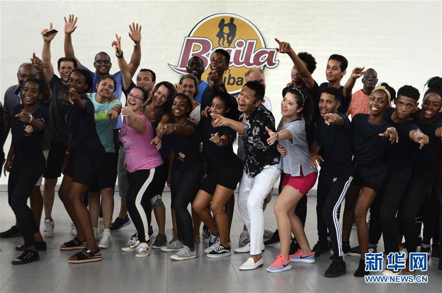 （国际&middot;图文互动）（5）&ldquo;萨尔萨是我一生的恋人&rdquo;&mdash;&mdash;记在古巴走红的中国舞者霍曜飞