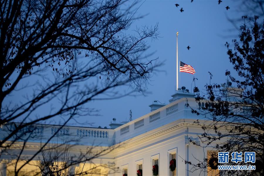 （国际）（1）华盛顿降半旗哀悼前总统老布什