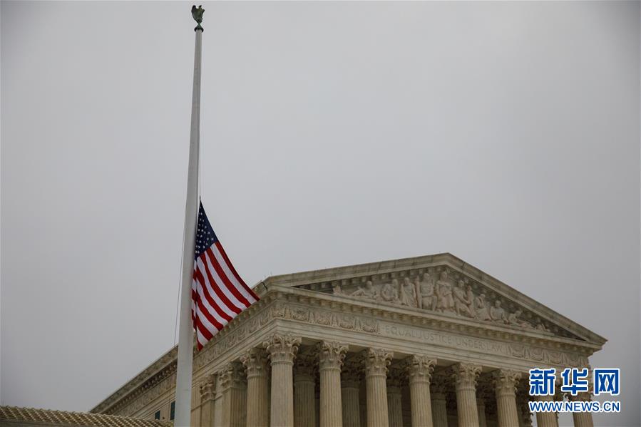 （国际）（4）华盛顿降半旗哀悼前总统老布什