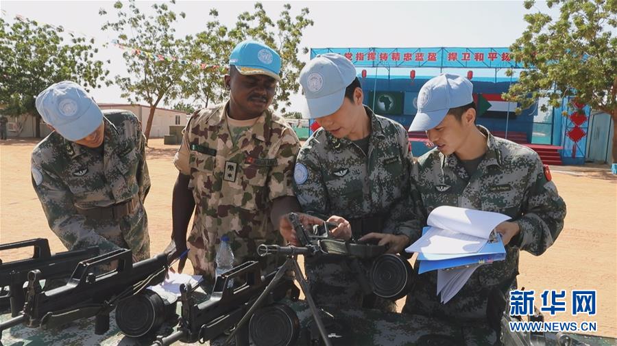 （XHDW）（1）中国第14批赴苏丹达尔富尔维和工兵分队一次性通过高标准装备核查
