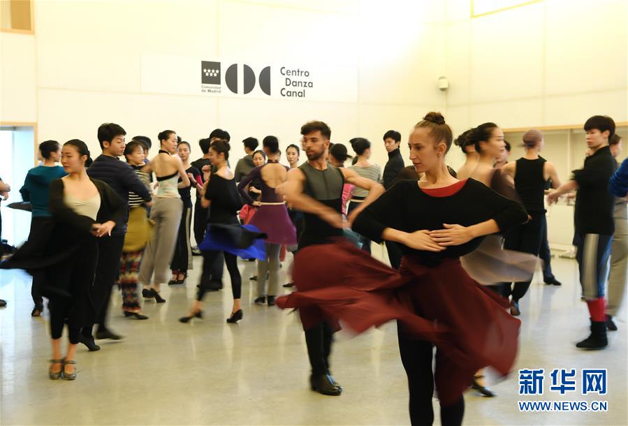 （国际&middot;图文互动）（4）用舞蹈向全世界讲好中国故事&mdash;&mdash;访中央芭蕾舞团团长冯英