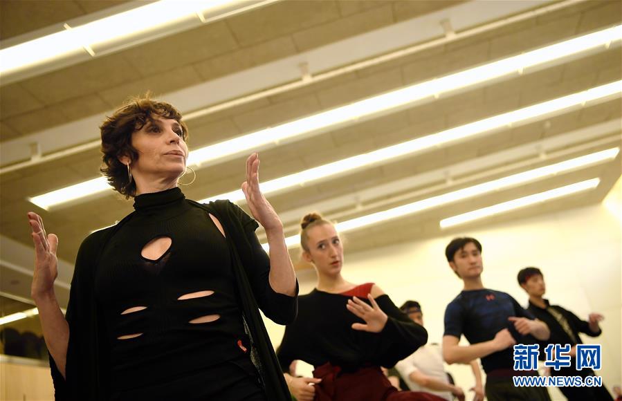 （国际&middot;图文互动）（7）用舞蹈向全世界讲好中国故事&mdash;&mdash;访中央芭蕾舞团团长冯英