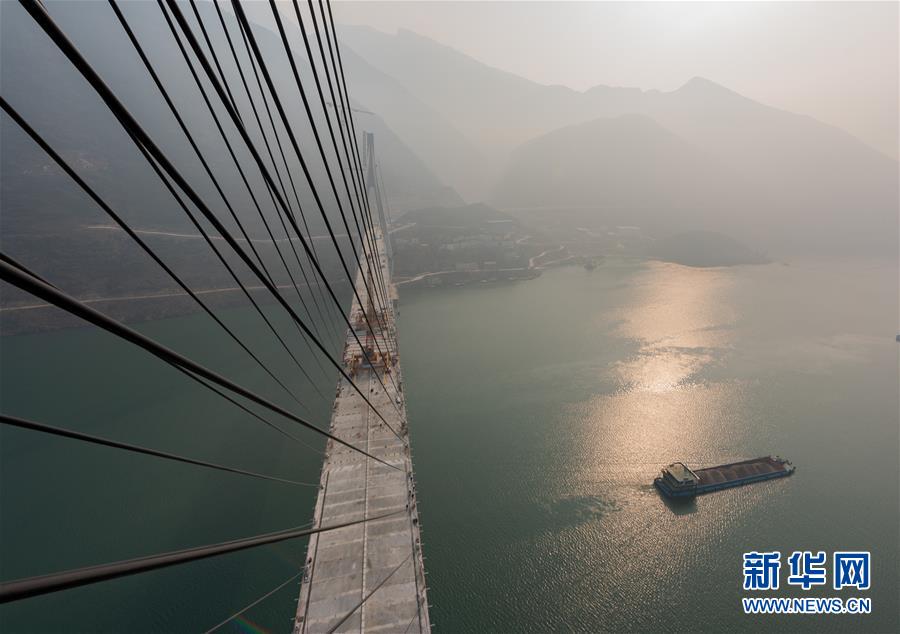 #（社会）（3）湖北秭归：香溪河大桥顺利合龙