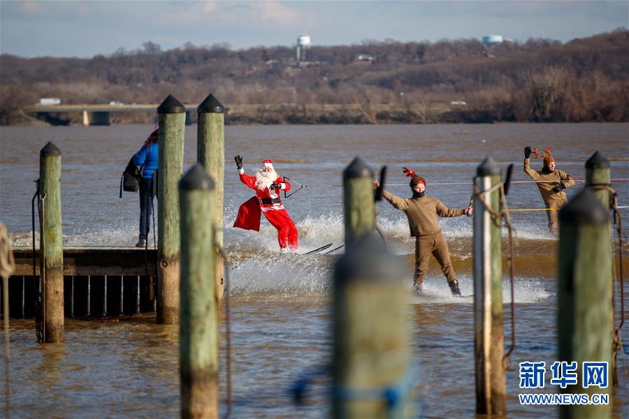 （XHDW）（2）&ldquo;圣诞老人&rdquo;滑水迎圣诞