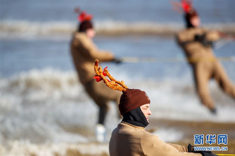 （XHDW）（3）&ldquo;圣诞老人&rdquo;滑水迎圣诞