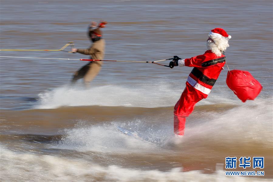 （XHDW）（5）&ldquo;圣诞老人&rdquo;滑水迎圣诞