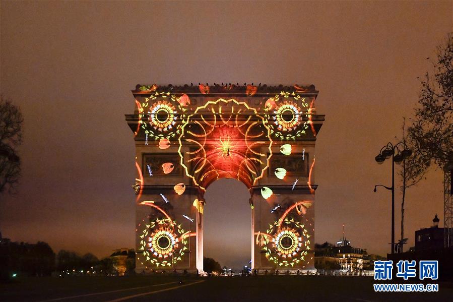 （国际）（1）巴黎凯旋门灯光秀迎2019