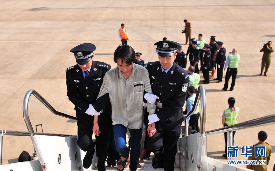 （国际）（2）老挝警方向中方移交联合侦破电信诈骗案191名犯罪嫌疑人