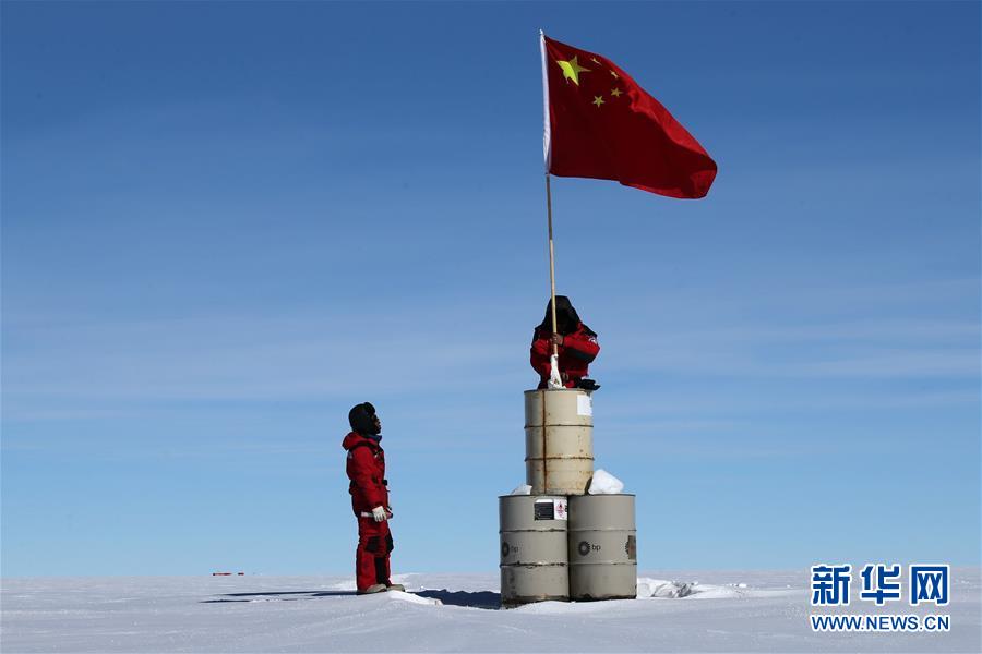 （&ldquo;雪龙&rdquo;探南极&middot;图文互动）（1）记者手记：冰穹A的诱惑&mdash;&mdash;南极冰盖之巅见闻