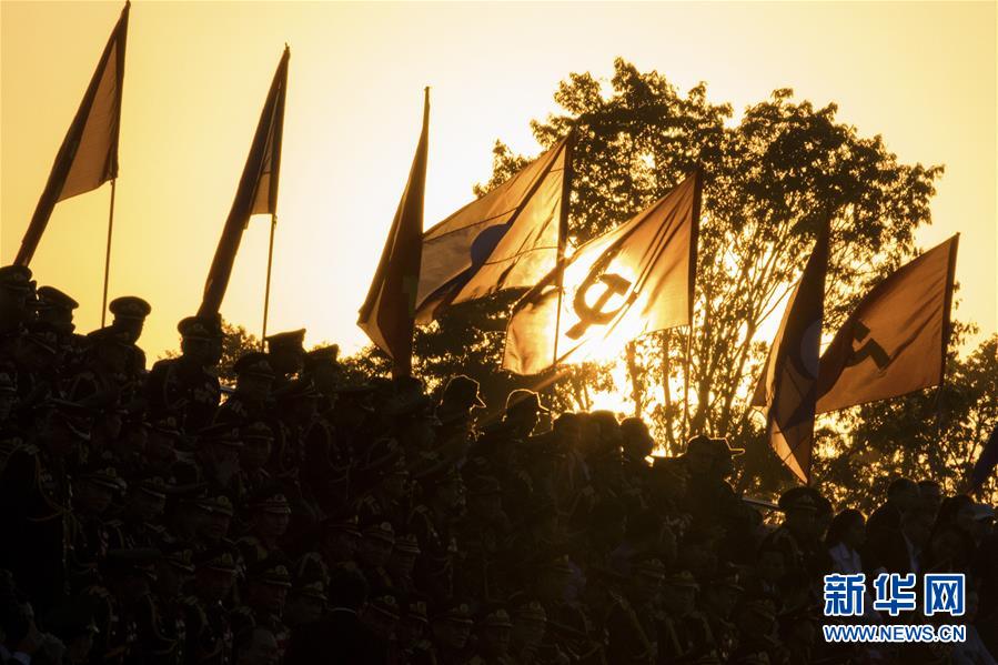 （国际）（5）老挝举行建军70周年庆典集会