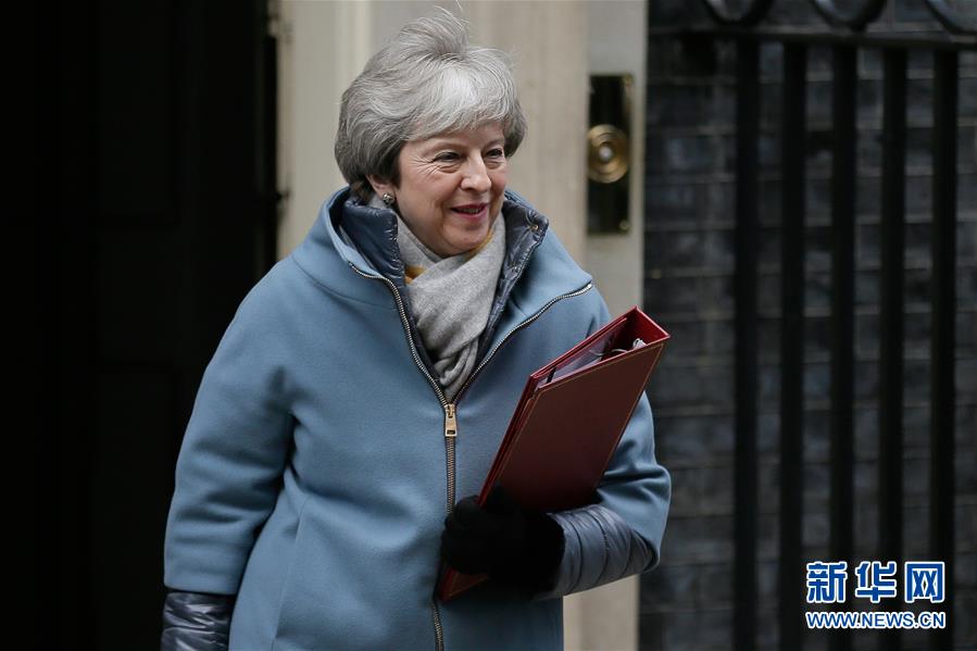 英国首相说将继续与欧盟就脱欧协议进行谈判