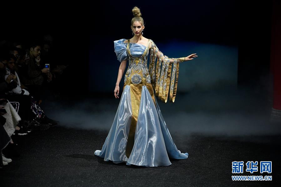（国际）（7）巴黎高级定制时装周&mdash;&mdash;郭培展示新品时装