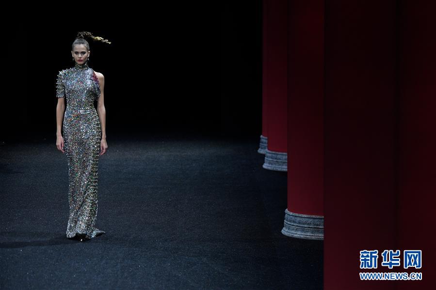 （国际）（8）巴黎高级定制时装周&mdash;&mdash;郭培展示新品时装