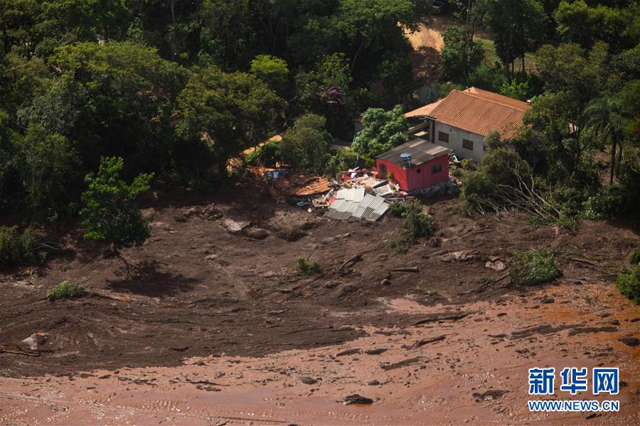 （国际）（4）巴西发生矿坝决堤事故　4人受伤近200人失踪