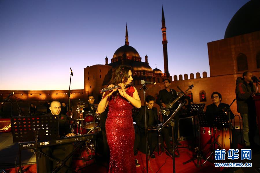 （国际）（4）&ldquo;中国红&rdquo;海外闪烁 庆春节年味正浓