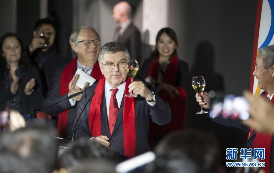 (体育)(1)国际奥委会主席向中国人民拜年