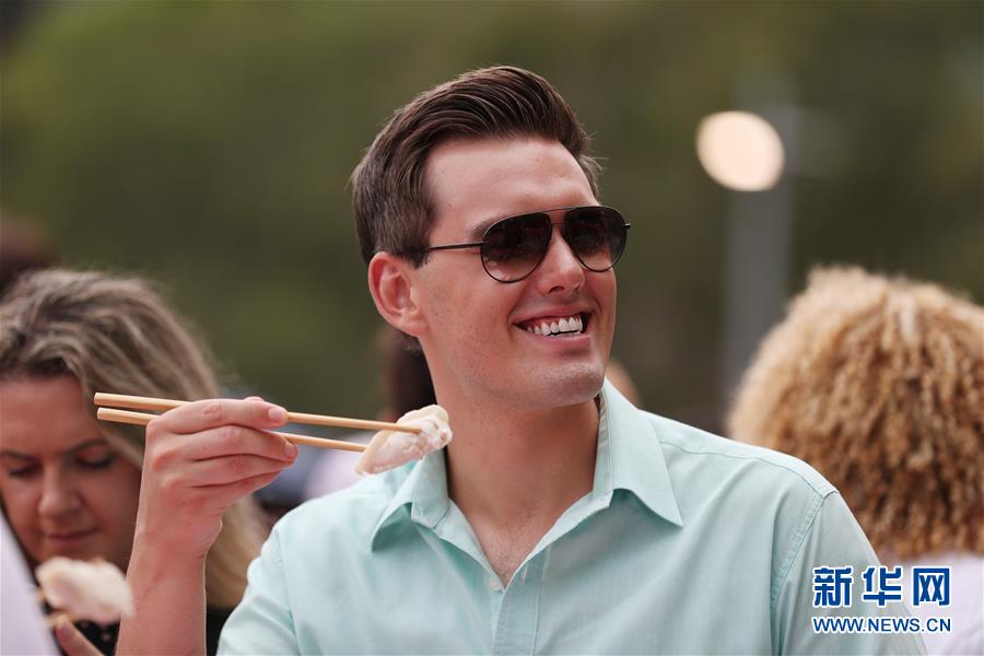 （国际&middot;图文互动）（3）悉尼达令港的春节饺子宴 