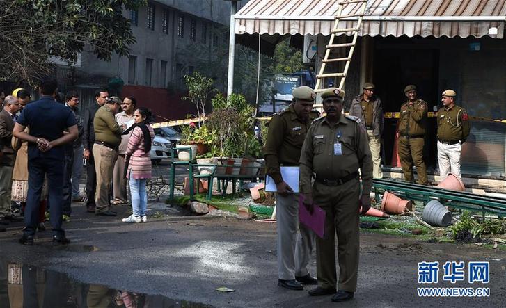 （国际）（1）印度新德里一酒店起火致17人死亡