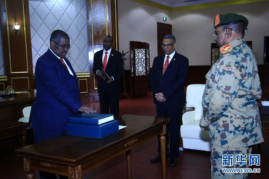 （国际）（1）苏丹新总理和第一副总统宣誓就职