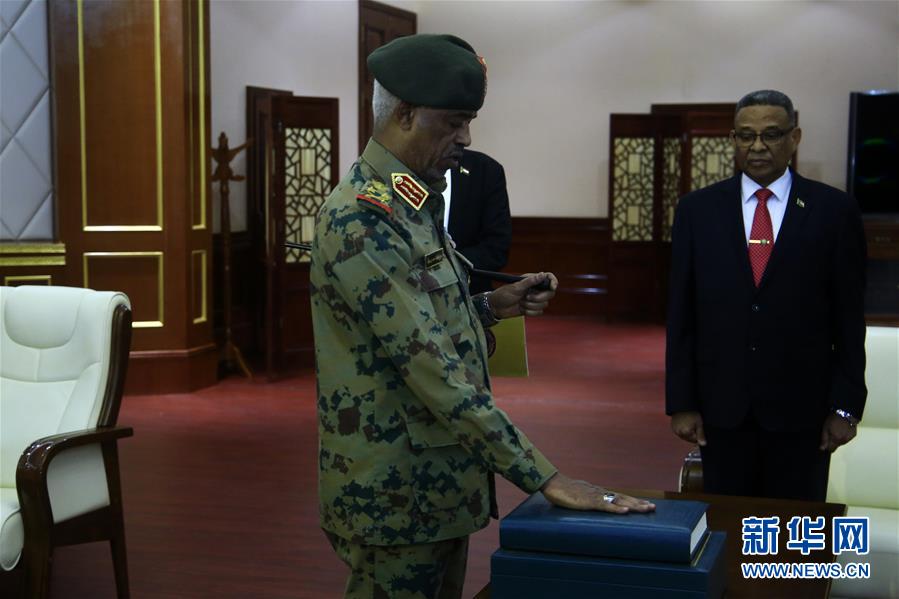 （国际）（2）苏丹新总理和第一副总统宣誓就职